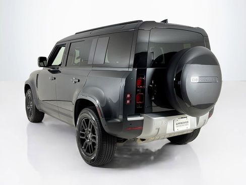 Used 2025 Land Rover Defender 110 S image 3