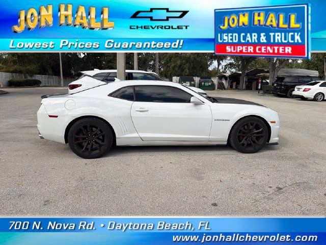 Used 2013 Chevrolet Camaro SS w/ SS Performance Package RWD image 3