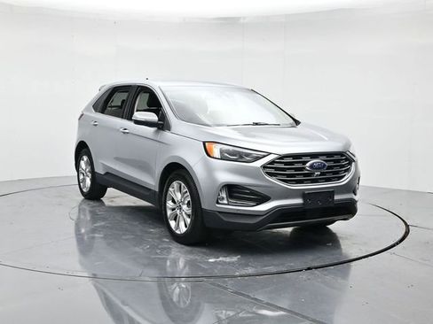 Certified 2022 Ford Edge Titanium w/ Equipment Group 301A image 4
