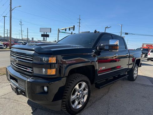 Used 2018 Chevrolet Silverado 2500 LTZ w/ Duramax Plus Package image 3