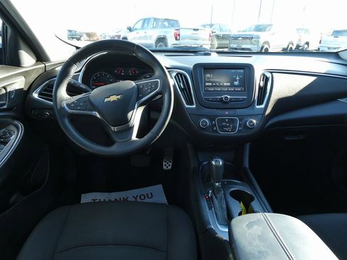 Used 2017 Chevrolet Malibu LT w/ Sport Package image 18