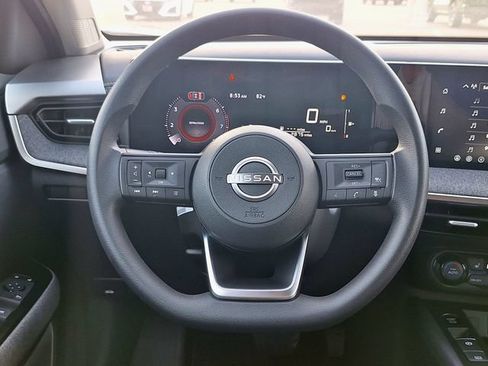 Used 2026 Nissan Kicks SV w/ SV Premium Package FWD image 14