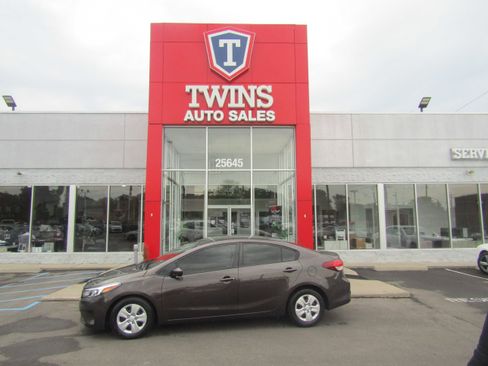 Used 2017 Kia Forte LX w/ LX Popular Package FWD image 1