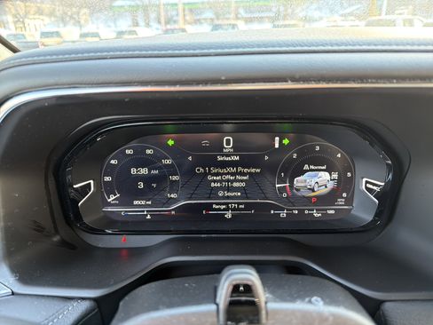 Certified 2024 GMC Yukon XL Denali w/ Denali Reserve Package image 17