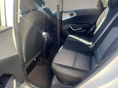 Used 2022 Kia Soul LX w/ Technology Package FWD image 27