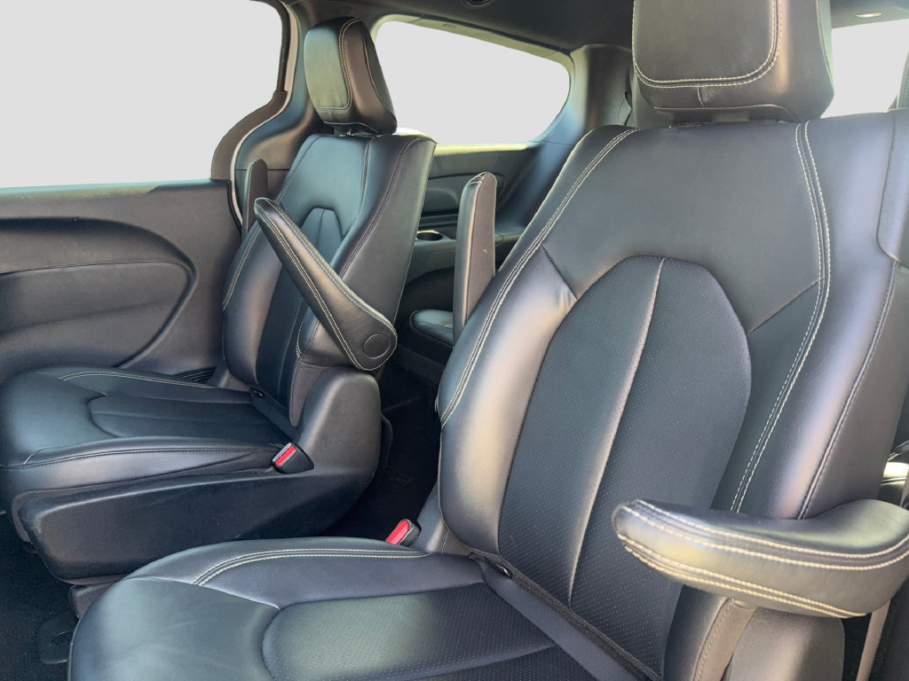 Used 2024 Chrysler Pacifica Limited FWD image 21