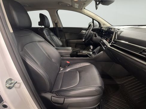 Used 2024 Kia Sportage EX FWD image 23