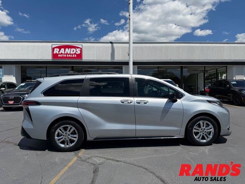 Used 2022 Toyota Sienna XSE w/ XSE Plus Package AWD/4WD image 1