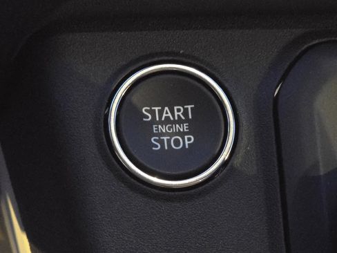 New 2025 Land Rover Defender 110 X-Dynamic SE image 12