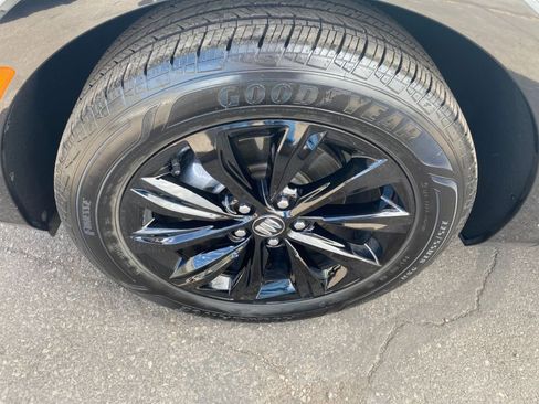 Used 2025 Buick Envista Sport Touring image 30