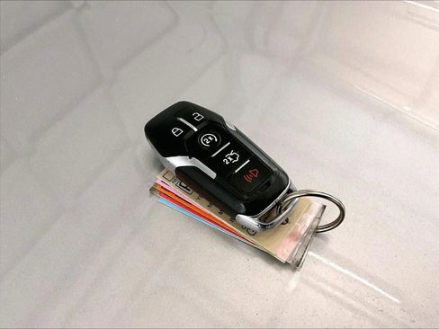 Used 2016 Ford Mustang Premium image 10