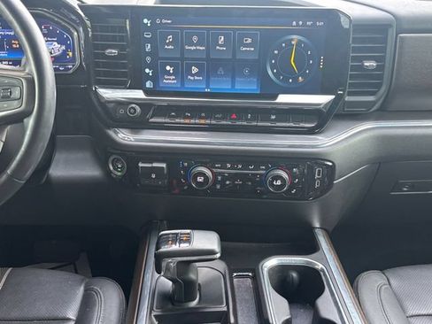 Used 2024 Chevrolet Silverado 1500 High Country AWD/4WD image 4