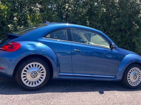 Used 2016 Volkswagen Beetle 1.8T SE w/ Lighting Package FWD image 8