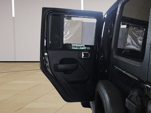 Used 2025 Jeep Wrangler Unlimited Sport AWD/4WD image 23