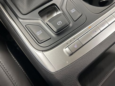 New 2026 Kia Carnival FWD image 23