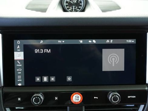 Certified 2025 Porsche Macan AWD/4WD image 13
