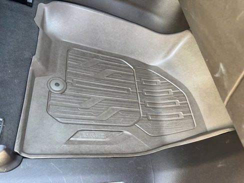 Used 2021 GMC Yukon SLT w/ SLT Luxury Package image 42