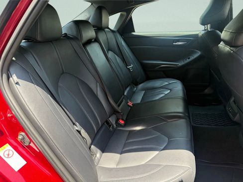 Used 2019 Toyota Avalon XLE w/ Moonroof Package image 23