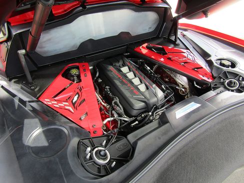 Used 2025 Chevrolet Corvette E-Ray w/ Stealth Interior Trim Package AWD/4WD image 21
