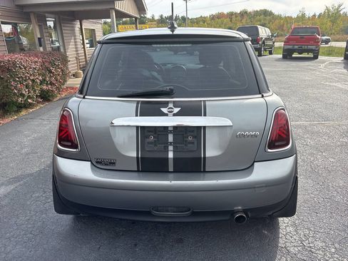 Used 2010 MINI Cooper Hardtop image 5