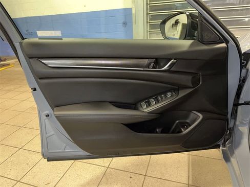 Used 2022 Honda Accord Sport image 29