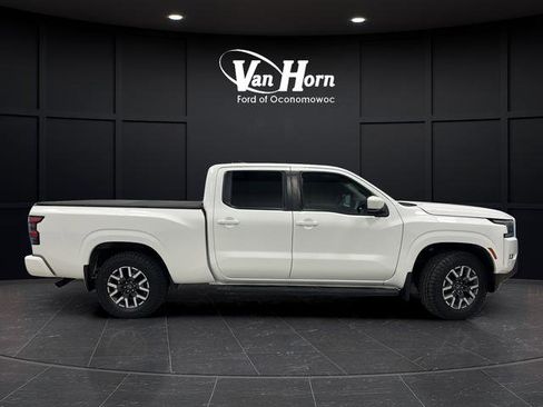Used 2022 Nissan Frontier SV AWD/4WD image 8