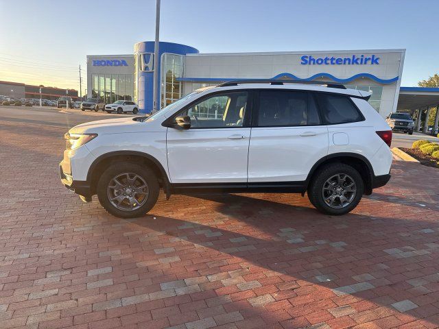Used 2024 Honda Passport TrailSport image 5
