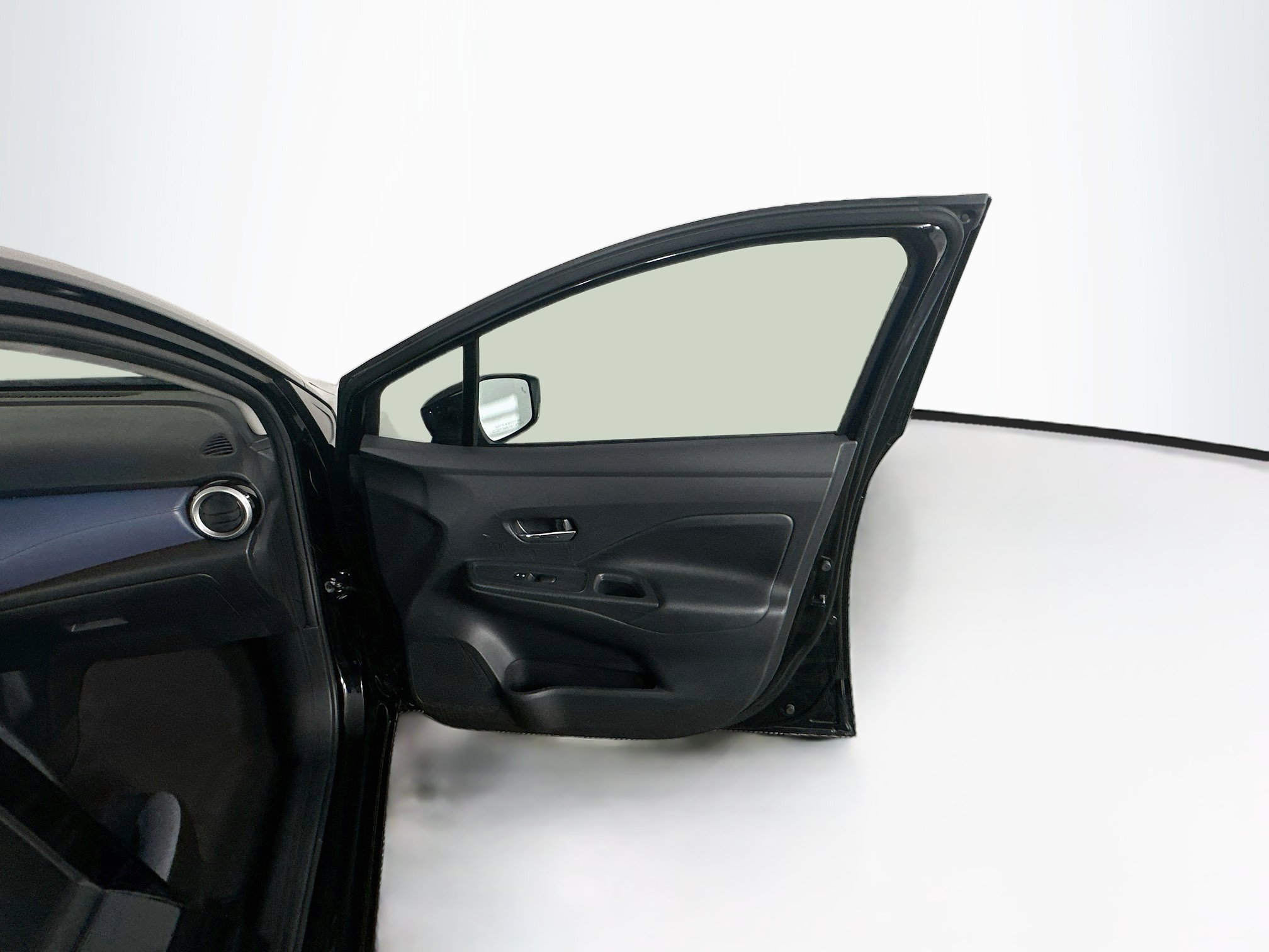 Used 2025 Nissan Versa SV FWD image 30