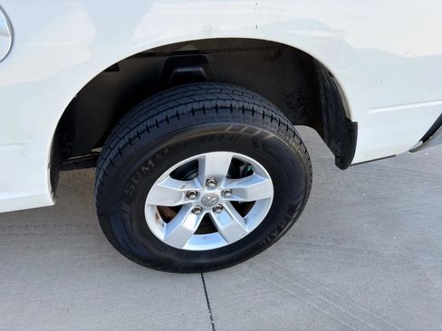 Used 2017 RAM 1500 Classic SLT image 35