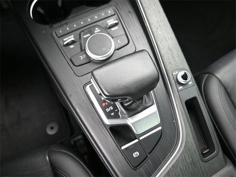Used 2019 Audi A4 2.0T Premium w/ Convenience Package image 11