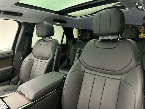 Used 2024 Land Rover Range Rover Sport SE AWD/4WD image 7