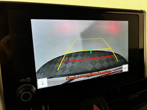Used 2024 Toyota RAV4 XLE FWD image 19