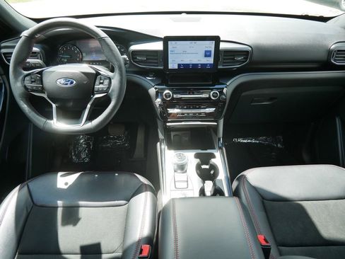 Certified 2024 Ford Explorer ST-Line w/ Class IV Trailer Tow Package AWD/4WD image 16