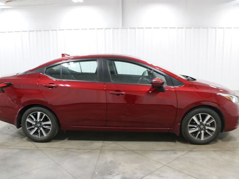 Used 2021 Nissan Versa SV image 11