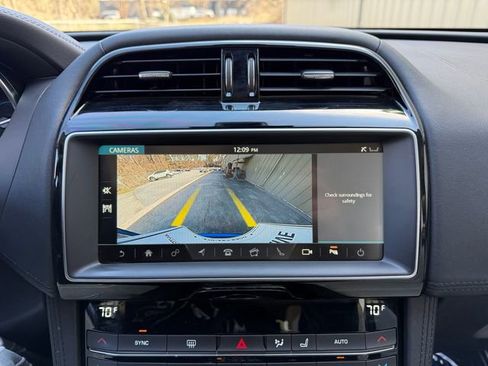 Used 2020 Jaguar F-PACE Prestige image 25