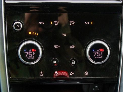 Used 2022 Land Rover Discovery Sport SE R-Dynamic image 23