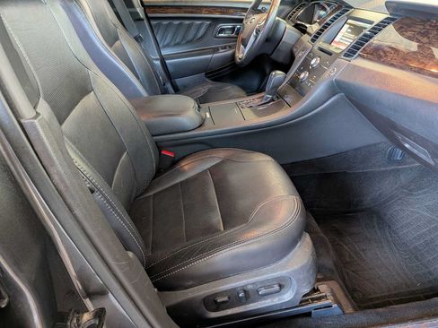 Used 2015 Ford Taurus Limited FWD image 21