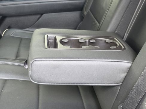 Used 2022 GMC Yukon XL SLT RWD image 9