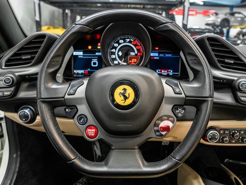 Used 2018 Ferrari 488 Spider image 14