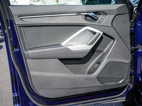 Used 2022 Audi Q3 2.0T Premium w/ Convenience Package image 19