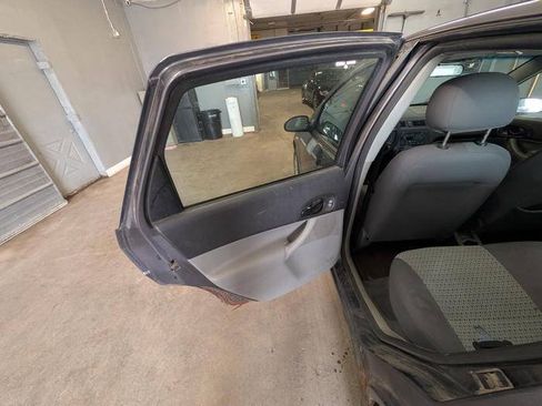 Used 2007 Ford Focus S FWD image 24