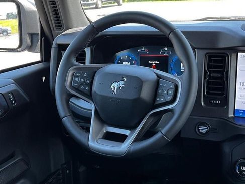 New 2025 Ford Bronco Badlands image 6