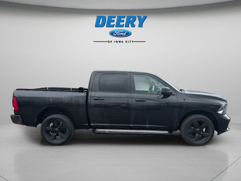 Used 2017 RAM 1500 Express w/ Black Ram 1500 Express Group AWD/4WD image 4
