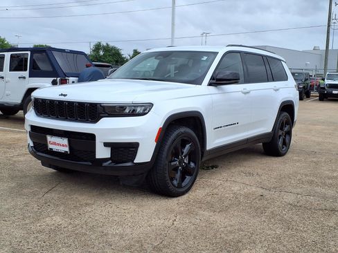 Used 2023 Jeep Grand Cherokee L Laredo RWD image 25
