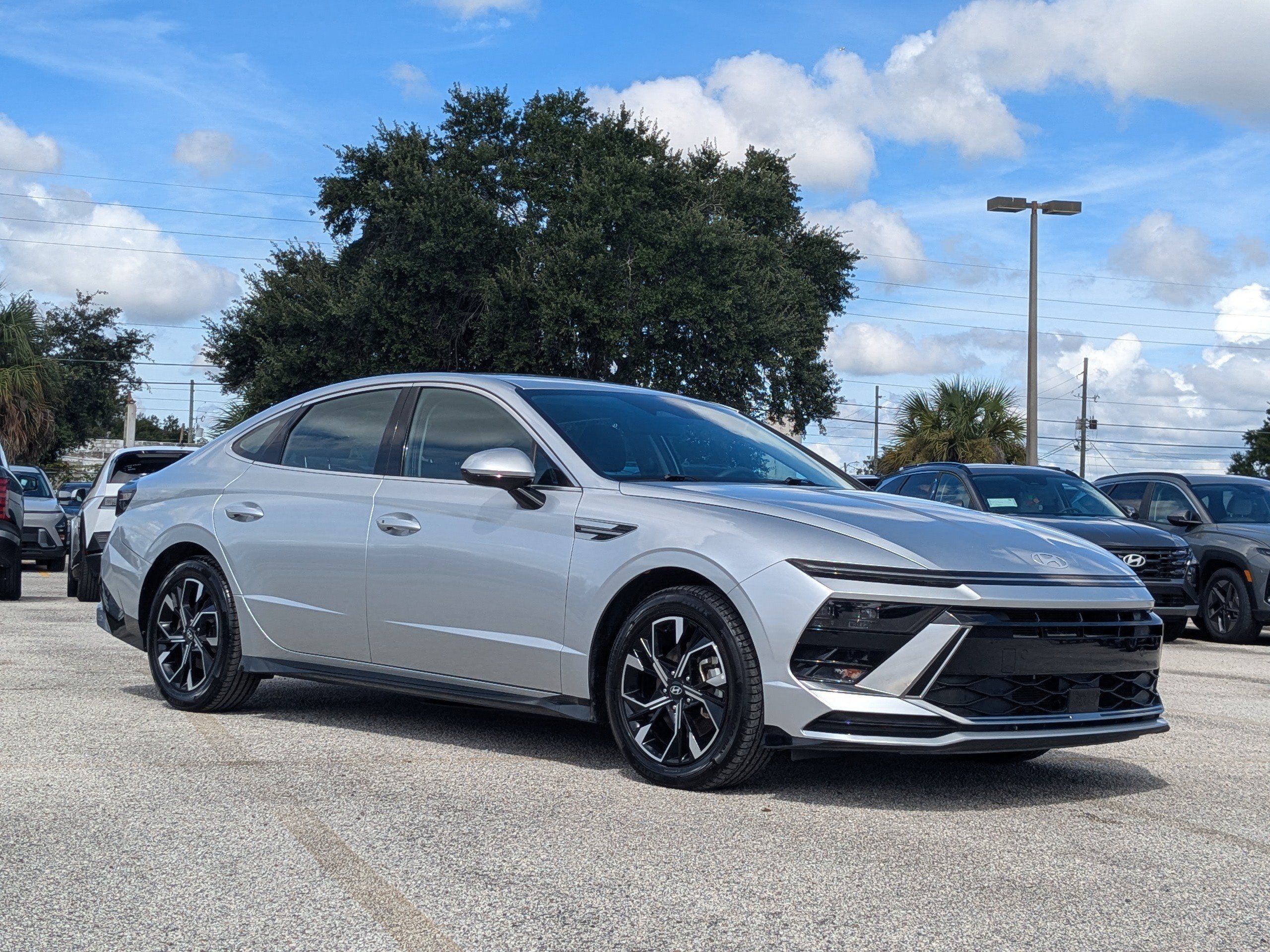 Certified 2025 Hyundai Sonata SEL FWD image 1