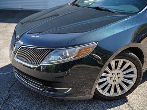Used 2014 Lincoln MKS image 2