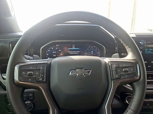 Used 2024 Chevrolet Silverado 1500 ZR2 image 18