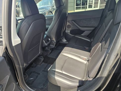 Used 2023 Tesla Model Y Performance AWD/4WD image 14