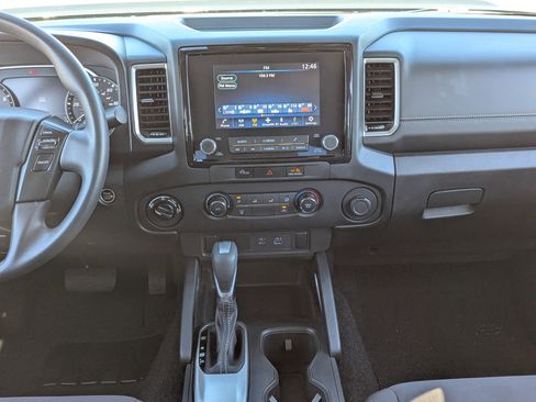 Used 2023 Nissan Frontier SV image 18