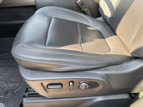 Used 2021 GMC Sierra 1500 SLT image 21